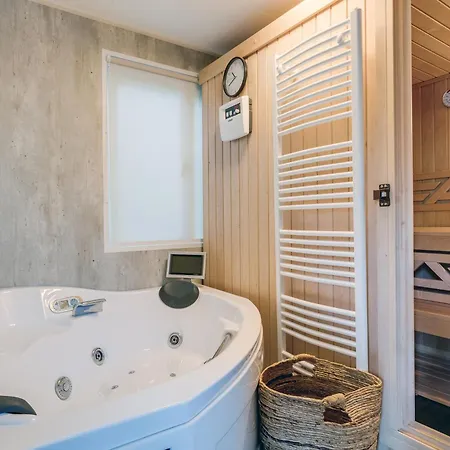 Voor Stellen Met Whirlpool En Sauna Voor Ontspanning Lejlighed *
